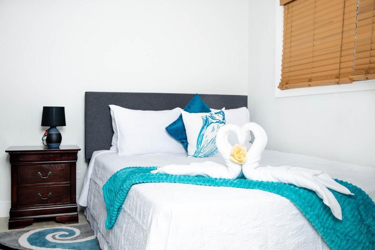 Sheer Bliss Beachview Apt #2 George Town Ngoại thất bức ảnh